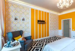 Project «White leaf fall in the yellow bedroom» Project «White leaf fall in the yellow bedroom»